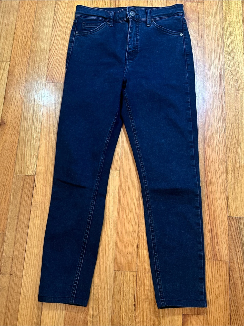 Topshop Jamie skinny high-rise jeans. 
size 26 ( E5)